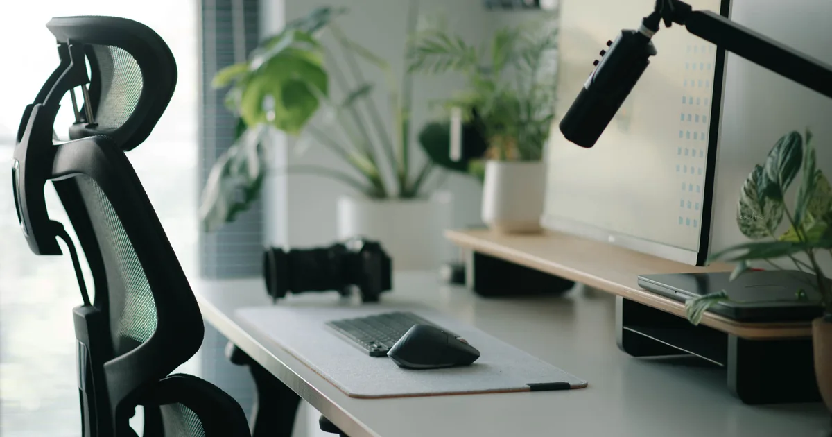 How to Fix a Sinking Office Chair (4 Tested Fixes) — Ergonomic Workstation & Spec Review
