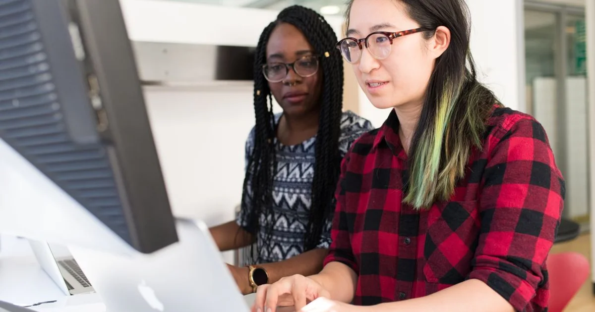 Footrest for Desk 2026: Do You Actually Need One?