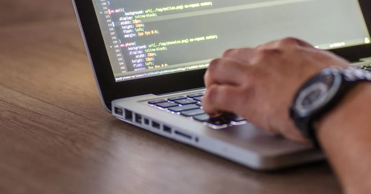 Best Standing Desks for Programmers 2026