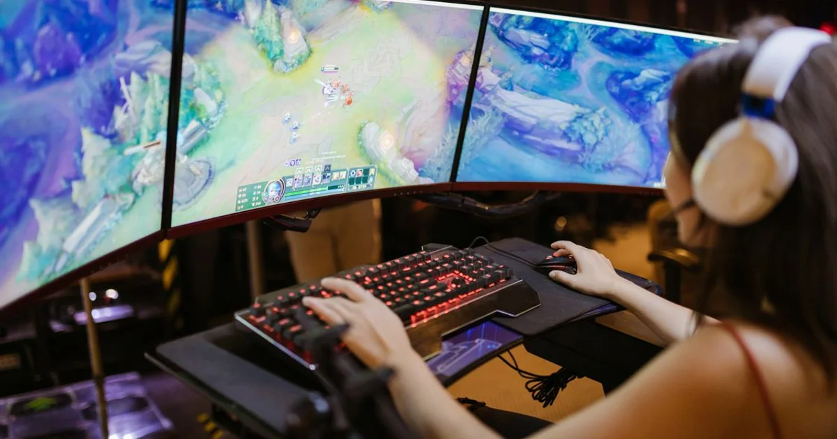 Secretlab Titan Evo vs Herman Miller Aeron (2026)