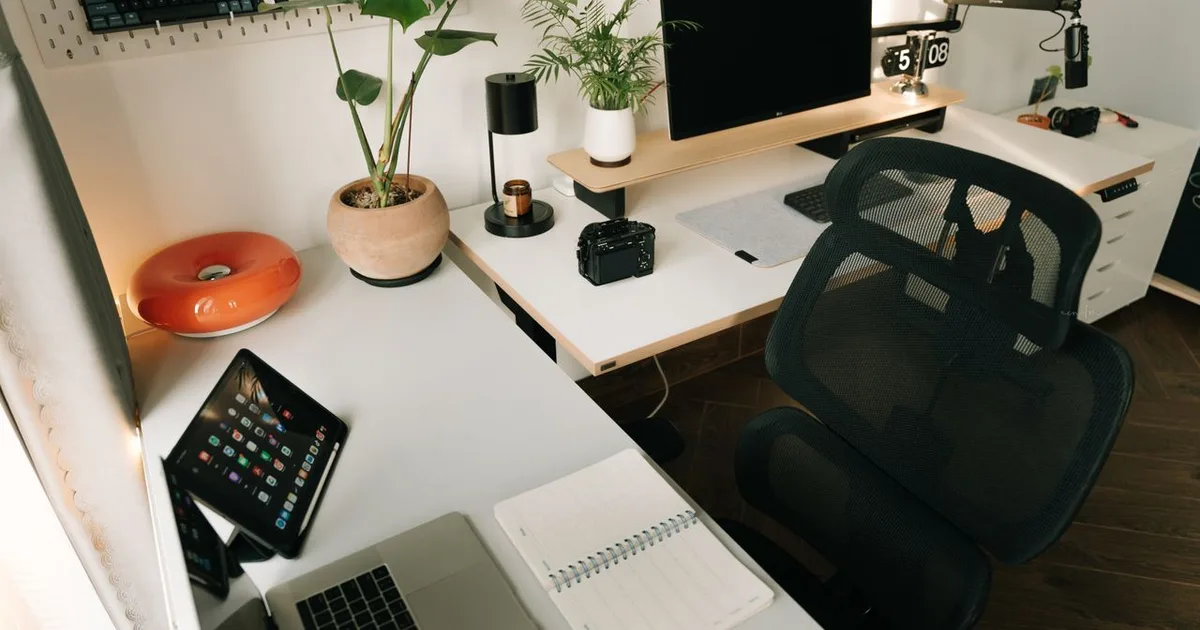 Best Standing Desks for Home Office 2026 (Quiet, Clean, and Actually Functional)